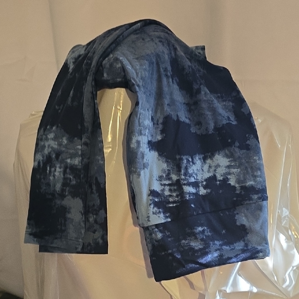 LuLaRoe Dark and Light Blue Abstract Leggings